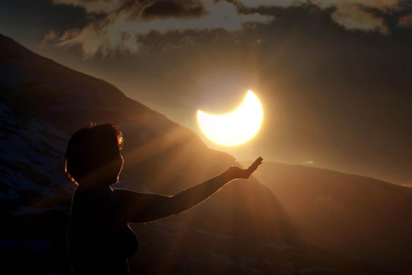 Солнечное затмение люди