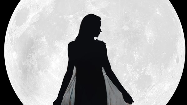 Богиня белой Луны