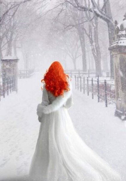 Рыжая девушка зимой