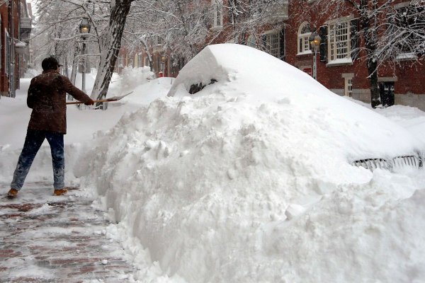 Большой сугроб