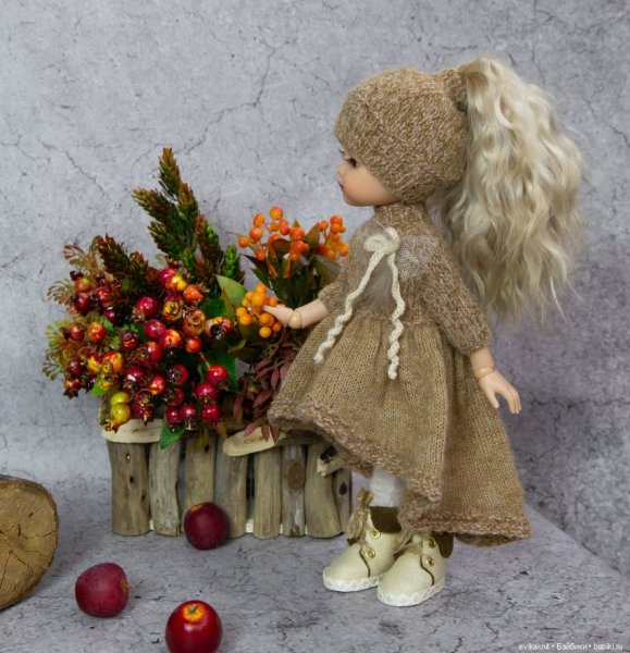 Осеннее платье для куклы