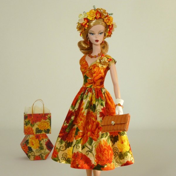 Осеннее платье для куклы