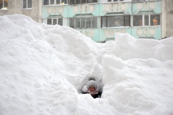 Снежные заносы в Норильске