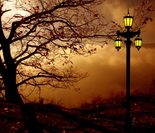 Осенний пейзаж с фонарями