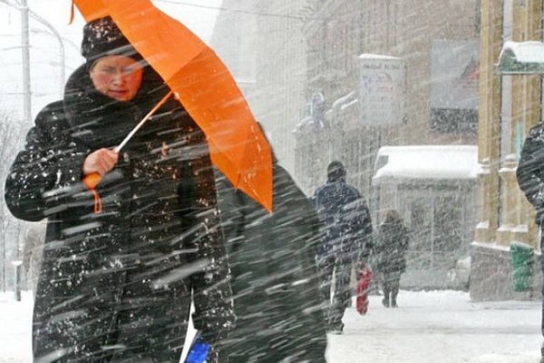 Сильный ветер и мокрый снег