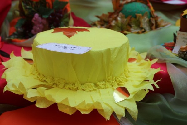 Осенняя шляпа из бумаги