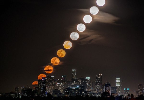 Полнолуние в городе