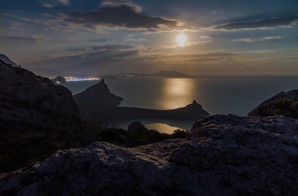 Полнолуние в Крыму