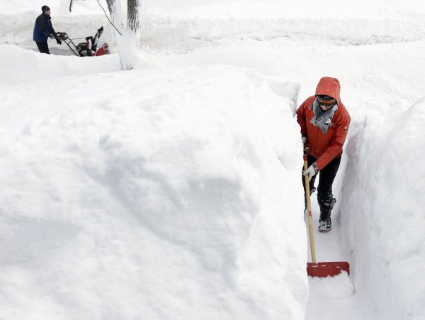 Снег сугробы