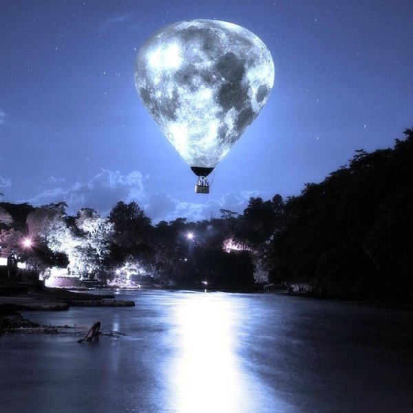 Воздушный шар в небе