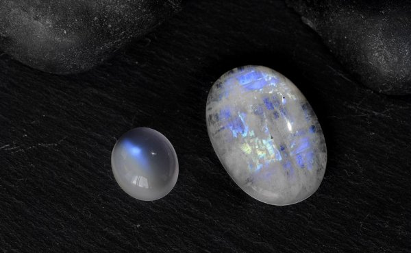 Лунный камень Адуляр