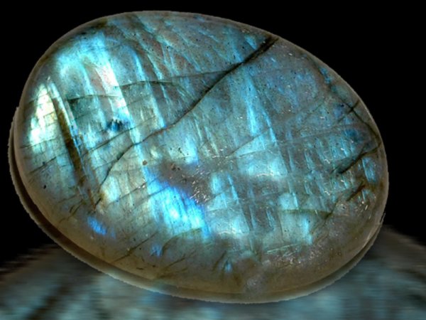 Лунный камень Беломорит Кристалл