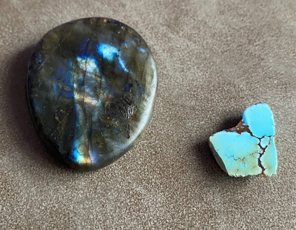 Луна из камня