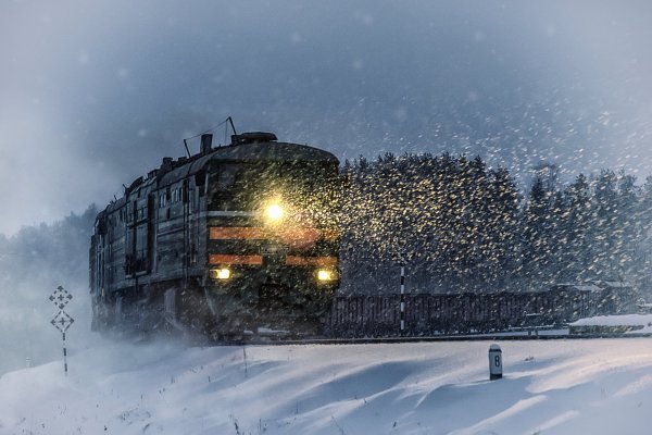Поезд в снегу