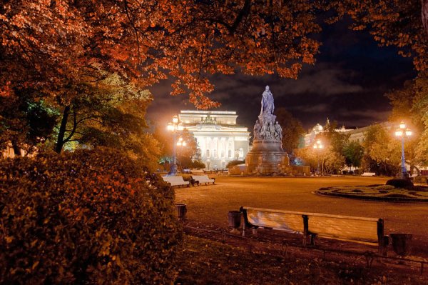 Александровский сад Санкт-Петербург ночью
