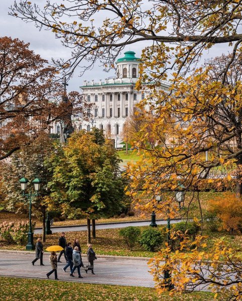 Александровский сад Москва