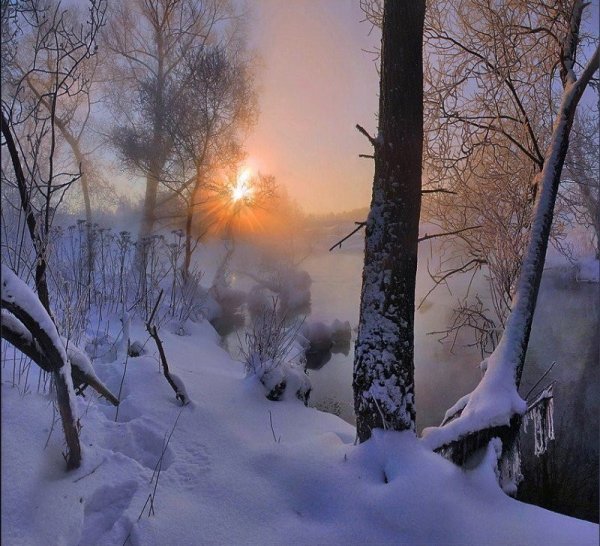 Морозное солнечное утро