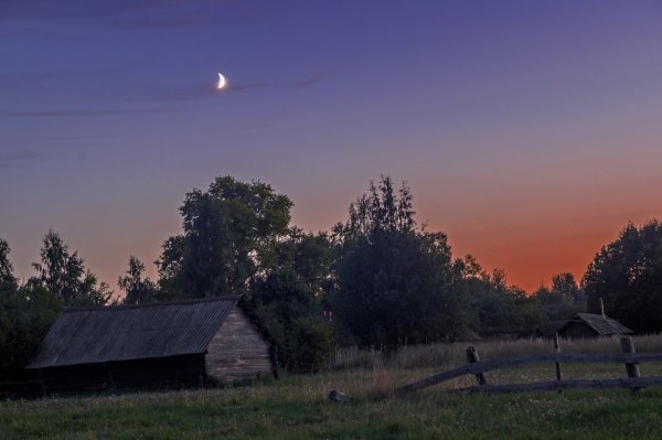 Луна над деревней