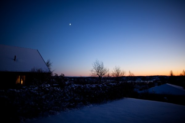 Деревня зима ночь Луна