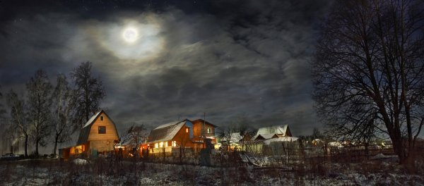 Вид на деревню ночью