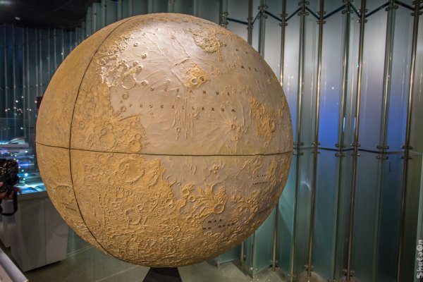 Глобус Луны на ВДНХ