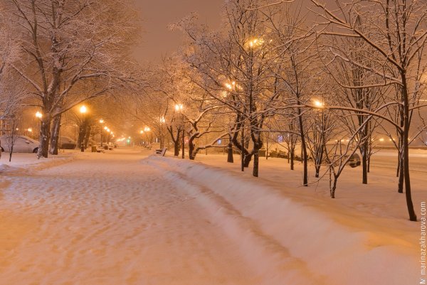 Снег вечером