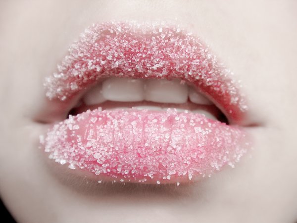 Розовый блеск для губ