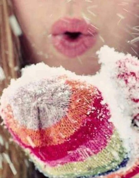 Воздушный снежный поцелуй