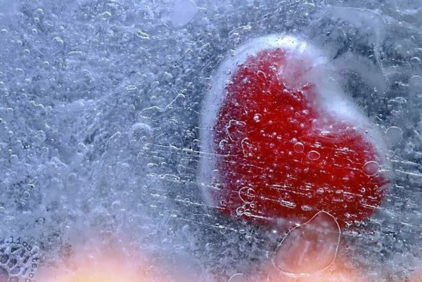 Сердечко на льду