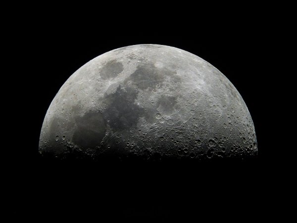 Луна в высоком качестве