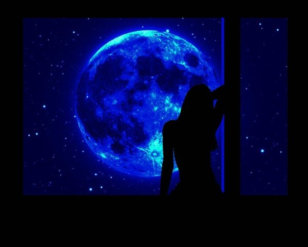 Силуэт девушки космос