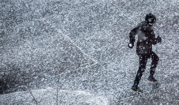 Бег в снегопад