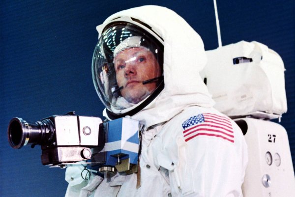 Аполлон Нил Армстронг