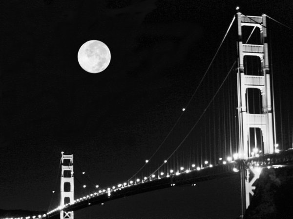 Луна над мостом