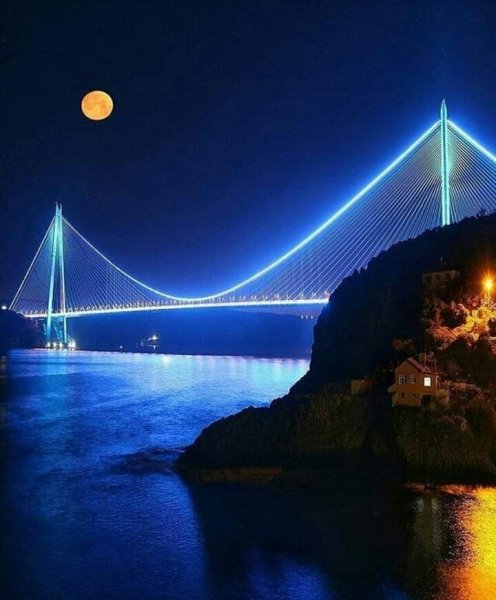 Босфорский мост в Стамбуле ночью
