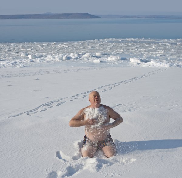 Обтирание снегом