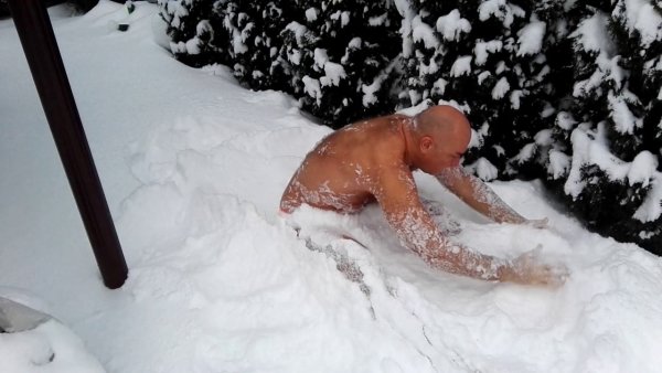 Обтирание снегом