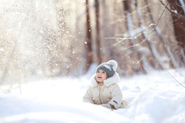Фотосессия в зимнем лесу с ребенком