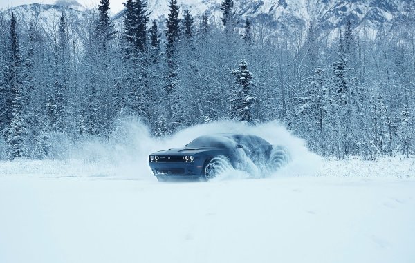 Dodge Challenger Snow