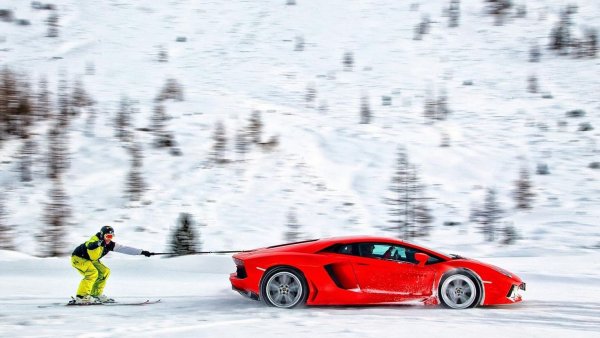 Спорткар зимой