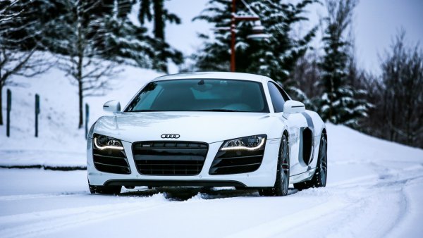 Audi r8 Snow