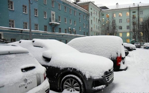 Сугробы в Мурманске