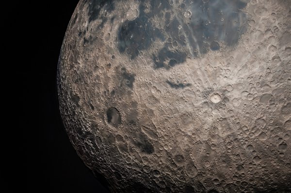 Луна в приближении