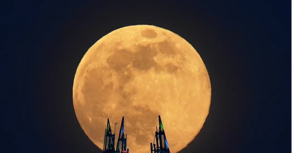 Луна суперлуние 2020