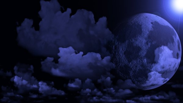 Луна за облаками