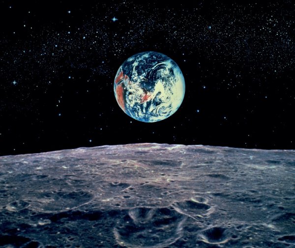 Космос вид с Луны