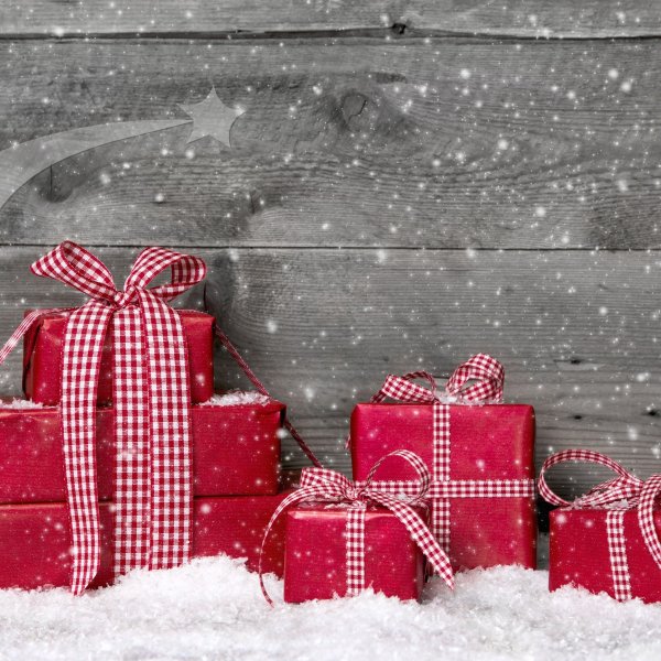 Красные подарки на новый год