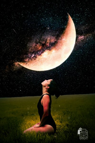 Женщина Вселенная