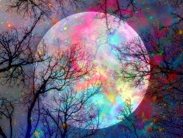 Разноцветная Луна
