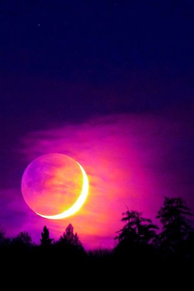 Цветная Луна